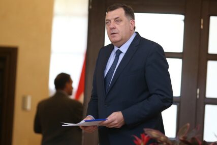 Dodik: Manipulacija je pokušaj da se od Srebrenice napravi mit