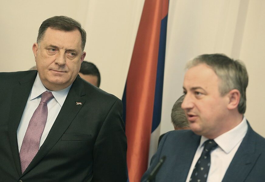 "Sad potpuno jasno ko s kim i šta dogovara" I Dodik se uključio u Borenovićevu i Nešićevu prepisku