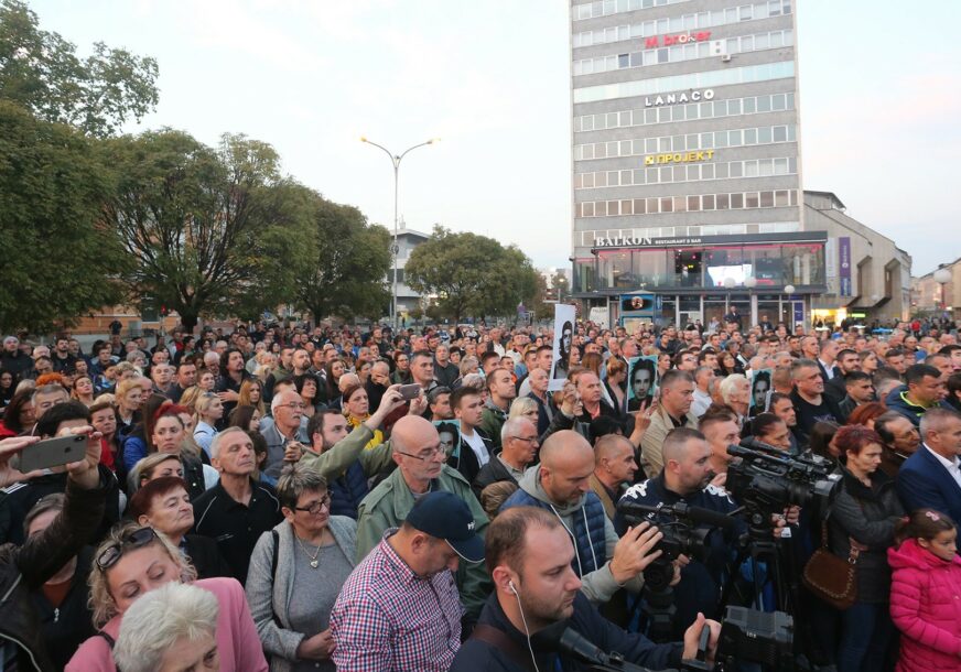 VIŠE POSLA, MANJE POLITIKE Da li Srpsku ugrožavaju obojene revolucije ili siromaštvo?