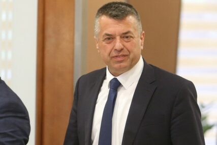 ODGOVOR NA DEKLARACIJU SDA Vladajuća koalicija traži smjenu potpredsjednika NSRS Senada Bratića