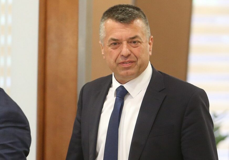 Bratić: Teško će Tegeltija biti mandatar Savjeta ministara, upitna i pozicija Radmanovića