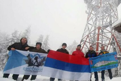 Han Pijesak: Planinarskim pohodom na Veliki Žep čestitali Srpskoj 27. rođendan