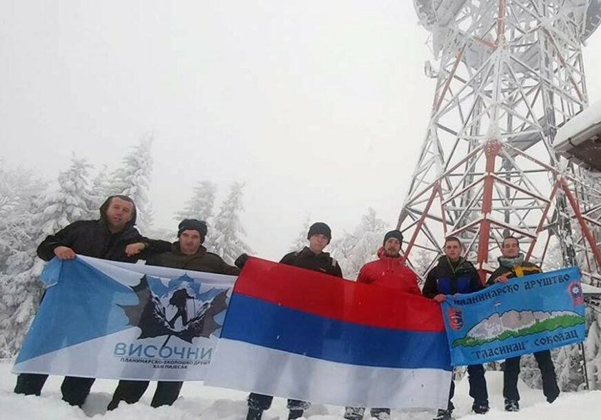 Han Pijesak: Planinarskim pohodom na Veliki Žep čestitali Srpskoj 27. rođendan