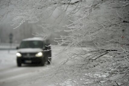 KOLAPS KOD SARAJEVA Intenzivne snježne padavine zadale nove probleme vozačima