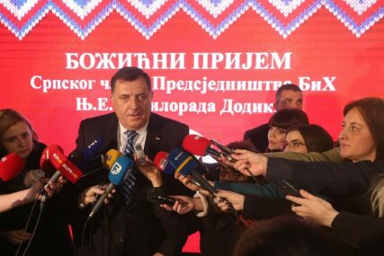 Dodik na BOŽIĆNOM PRIJEMU: Srpska NE ODUSTAJE od proslave 9. januara (FOTO)