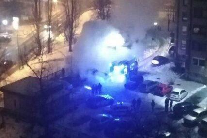 TOTALNA ŠTETA Izgorio automobil tokom noći u Sarajevu