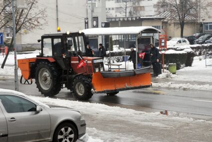 Rad grtalica će se pratiti preko GPS: Stanivuković posjetio jedno od preduzeća koje radi u sklopu zimske službe (FOTO)