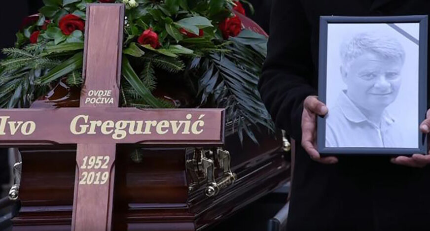 "ZBOGOM, DRAGI IVO. ČARUGA PUTUJE..." Hrvatski glumac sahranjen uz pjesmu Zvonka Bogdana (VIDEO)