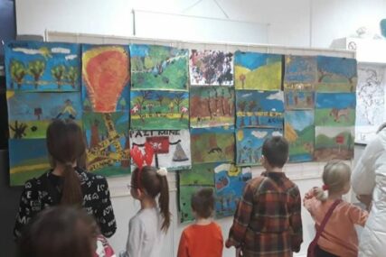 Kolektivna izložba crteža Škole slikanja za djecu: Stvaraju umjetnička djela i stiču životne vještine (FOTO)