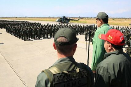 ZAHUKTAVA SE Vojnici na granicama, iskazuju odanost Maduru