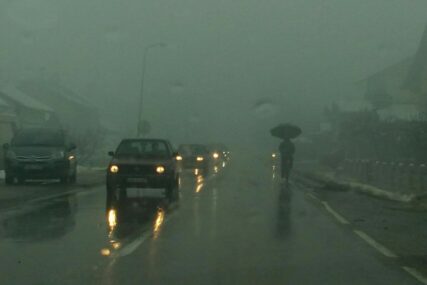 OPREZ ZA VOLANOM Vozači, ne divljajte, na OVIM DIONICAMA magla smanjuje vidljivost