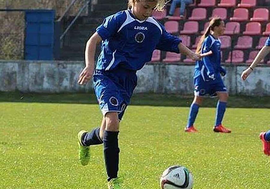 DJEVOJČICA FENOMEN Ima samo 14 godina, igra fudbal sa dječacima i već je dobila poziv u reprezentaciju BiH