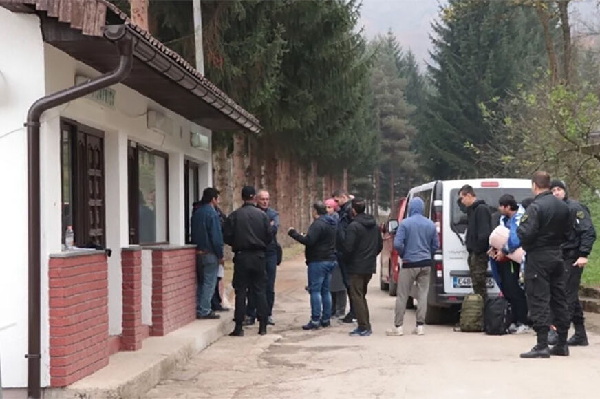POKUŠAJ UBISTVA Migrant izboden u centru Ušivak
