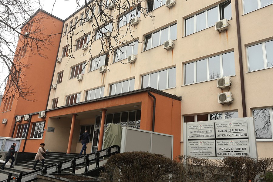 Kuhinjski nož mu zabio u grudi: Mitrović optužen da je HTIO UBITI MALOLJETNIKA u Bijeljini