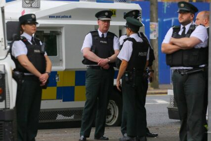 NAPAD NA POLICIJU Teroristički incident u Sjevernoj Irskoj, UBIJENA NOVINARKA