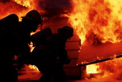 MOLBE NISU DALE REZULTATE Banjalučki vatrogasci i juče ugasili 12 požara niskog rastinja