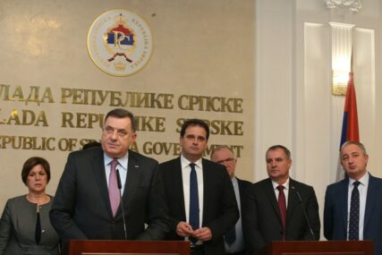 ZAJEDNIČKA IZJAVA "Ukoliko Ustavni sud BiH uzme apelaciju SDA u razmatranje, parlament će raspravljati o STATUSU SRPSKE"