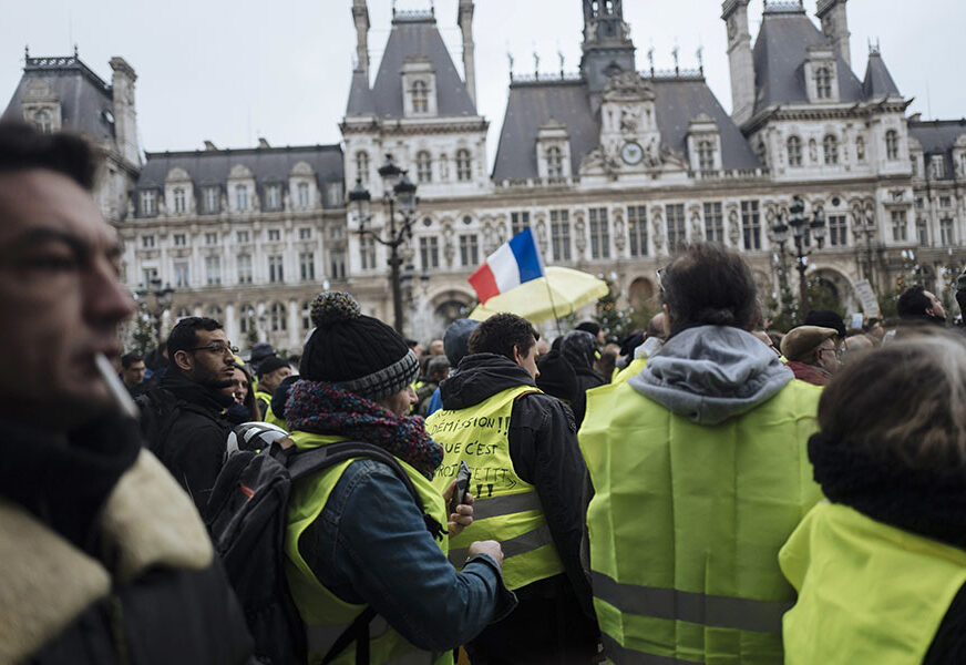 STRASTI SE NE SMIRUJU "Žuti prsluci" ponovo protestuju na ulicama