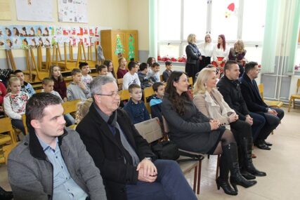 NOVI ŠKOLSKI NAMJEŠTAJ Trivić: Opravdano ulaganje u područna odjeljenja škola u Čelincu