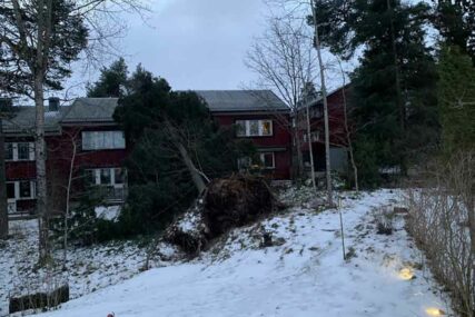 DRUGI URAGAN U SEDAM DANA Desetine hiljada ljudi u Švedskoj bez struje, telefoni ne rade, vjetar RUŠI SVE PRED SOBOM
