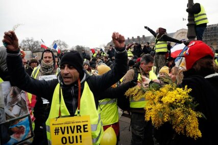 DESETI VIKEND ZAREDOM "Žuti prsluci" ponovo se okupili u Parizu