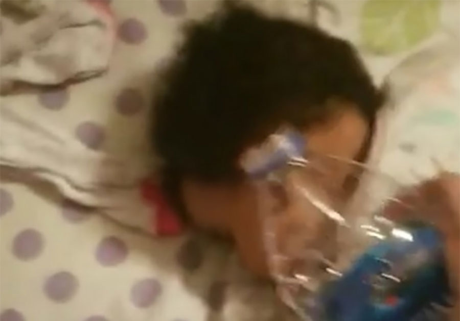 OKRUTNO Majka sipala vodu bebi na lice dok je spavala kako bi joj se OSVETILA zbog nespavanja