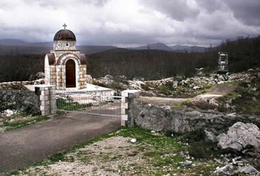 “DOBROTA I ČOVJEKOLJUBLJE SU JOŠ JEDNOM POBIJEDILI” Hrvat obnovio spomen- obilježje srpskog stradanja u Hercegovini  