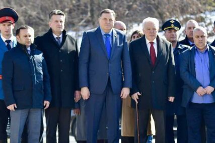 ČUDNA REAKCIJA Dodik pitao Izetbegovića da li je ozbiljan u vezi s promjenom imena Srpske, on OVAKO ODGOVORIO