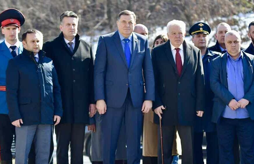 ČUDNA REAKCIJA Dodik pitao Izetbegovića da li je ozbiljan u vezi s promjenom imena Srpske, on OVAKO ODGOVORIO