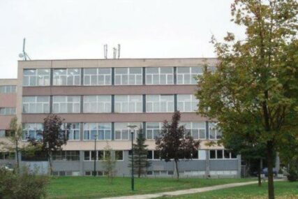 ZGRADA EVAKUISANA Dojava o BOMBI u sarajevskoj Drugoj gimnaziji, policija obavlja uviđaj