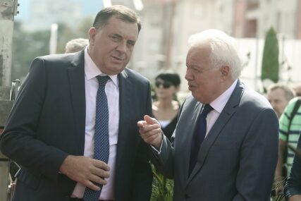 “BAKIR IZETBEGOVIĆ GLAVNI KRIVAC ZA BLOKADU BIH” Dodik sa Ivancovim o formiranju Savjeta ministara BiH