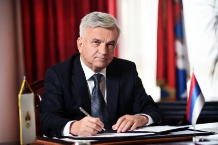 „IZJAVE IZETBEGOVIĆA DNEVNO-POLITIČKE“ Čubrilović poručio da RS ne može niko da ugrozi  