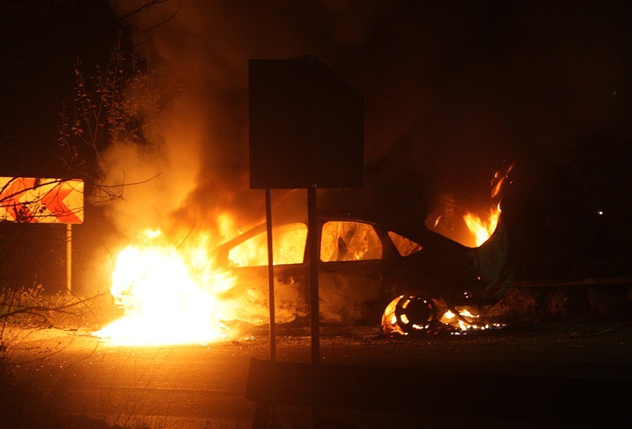 PODMETNUTI POŽARI Šest automobila izgorjelo u Cetinju  