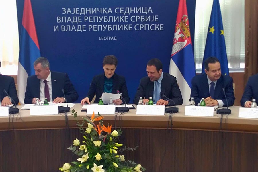 SPORAZUM O SARADNJI Vlade Srbije i Republike Srpske potpisale četiri memoranduma