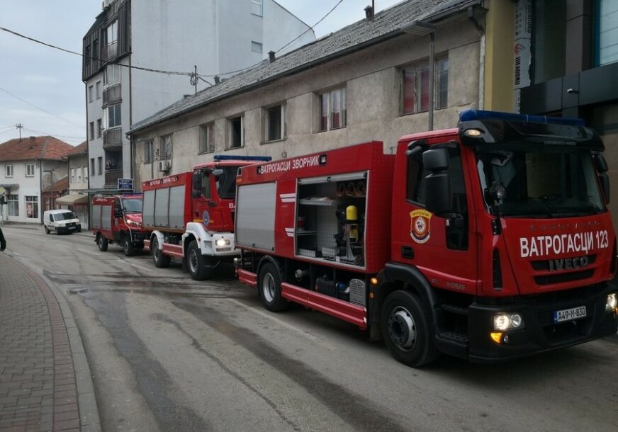 BRZA INTERVENCIJA VATROGASACA Lokalizovan požar na stambenom objektu u Zvorniku (FOTO)