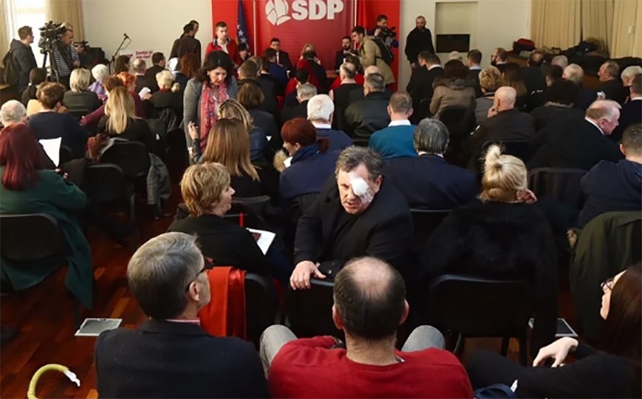 BURNO NA SJEDNICI SDP Damir Nikšić izbačen iz zgrade, članovima stranke PSOVAO MAJKU