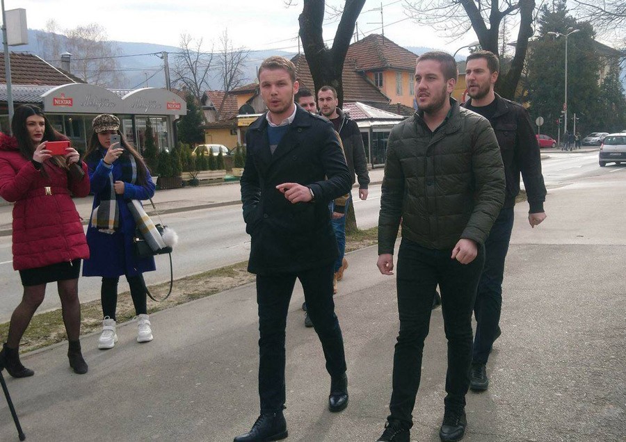 „AKO ME NE PUSTE ZA SAT, IZAĆI ĆU KROZ PROZOR“ Stanivuković stigao na saslušanje u policiju