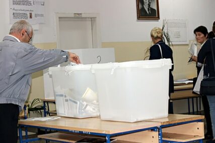 ZATVORENA BIRALIŠTA Građani na prijevremenim izborima birali načelnike i gradonačelnike