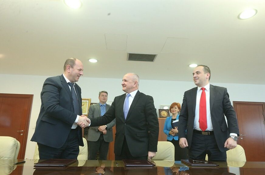 INVESTICIJA VRIJEDNA 245 MILIONA EVRA Potpisan ugovor o koncesiji za izgradnju HE "Foča" i "Paunici"