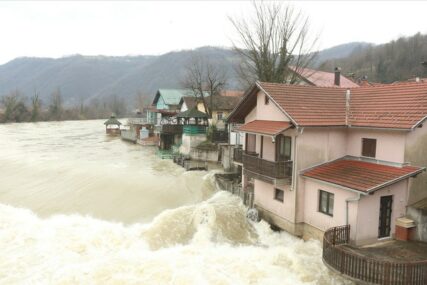 KO ĆE PLATITI CEH Za bolju zaštitu 900.000 stanovnika od poplava potrebno 70 miliona dolara