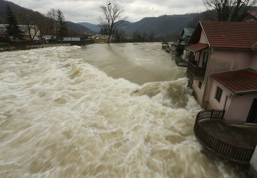 CIVILNA ZAŠTITA IZDALA UPUTSTVO Evo kako se treba ponašati u slučaju poplava