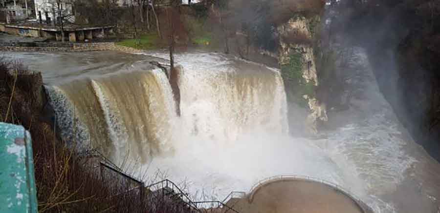 PROBLEMI ŠIROM BiH Građani zabrinuti zbog porasta nivoa vodopada u Jajcu (VIDEO)