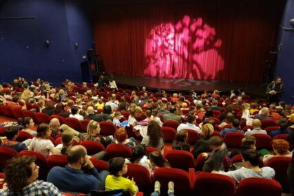 OSVOJILI SRCA MALIH GLEDALACA Naredne godine proslava dvije decenije Međunarodnog festivala pozorišta za djecu