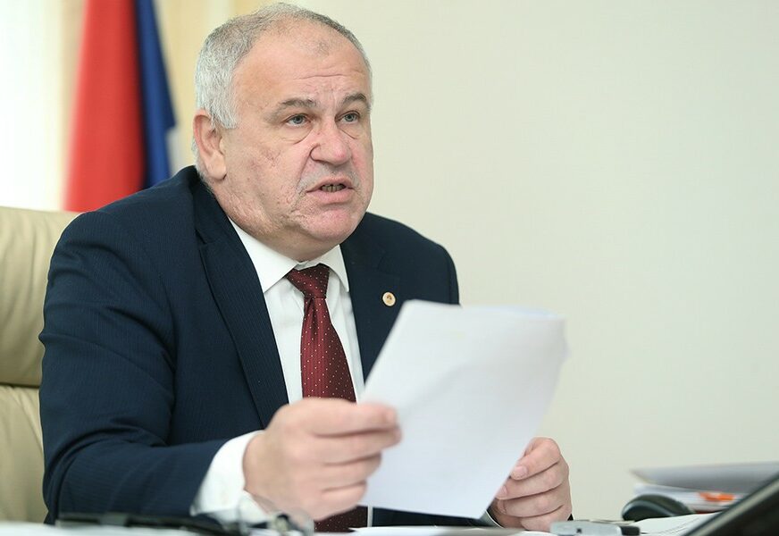 "Nisam šetao oko kukuruzane i nagazio na paštetu" Ministar Milunović najavljuje tužbu protiv pukovnika Misirače
