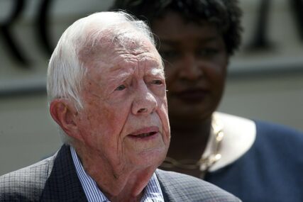 Džimi Karter nadživio Buša, ostaje još GVINEJSKI CRV