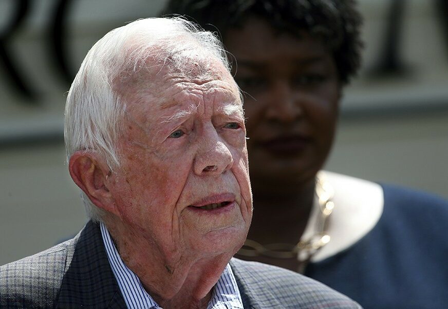 Džimi Karter nadživio Buša, ostaje još GVINEJSKI CRV