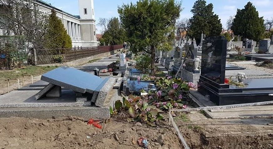 BIZARNO Vandali rušili spomenike i pravili haos po groblju (FOTO)