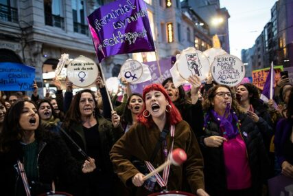 ERDOGANA NALJUTILE ŽENE Optužio učesnice protestnog marša da ne poštuju vjeru