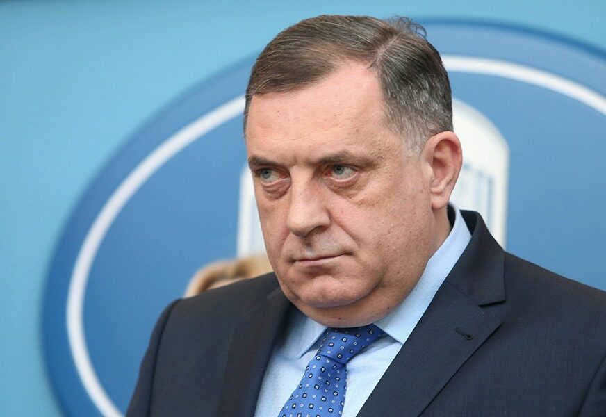 “SJEDAM U AUTO” Dodik odgovorio na najavljene proteste u Tirani zbog njegovog dolaska (VIDEO)