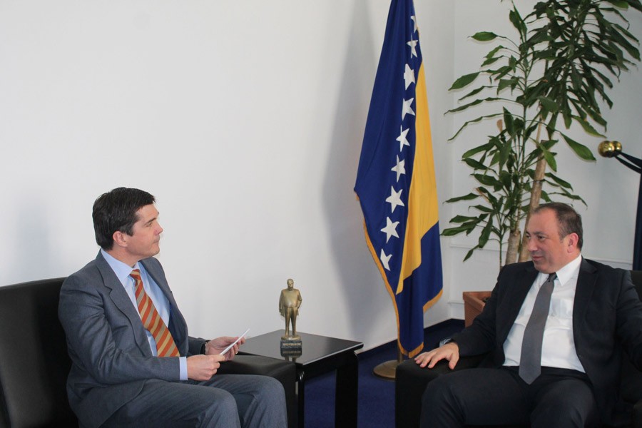 Crnadak se sastao sa novim američkim ambasadorom: O godišnjem nacionalnom programu da odluči novi Savjet ministara